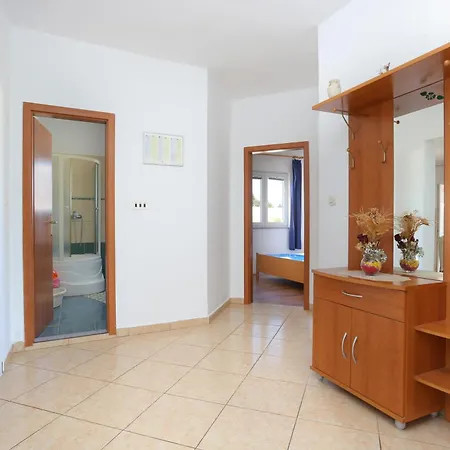 Апартаменты With Parking Space Grebastica, Sibenik - 11301 Шибеник