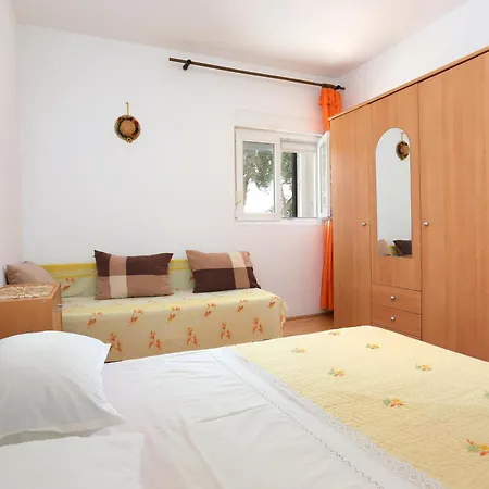Apartment With Parking Space Grebastica, - 11301 *