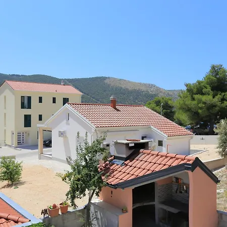 Apartment With Parking Space Grebastica, - 11301 Sibenik