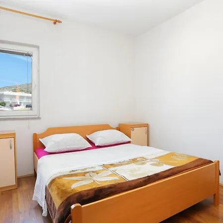 Apartment With Parking Space Grebastica, - 11301 Sibenik