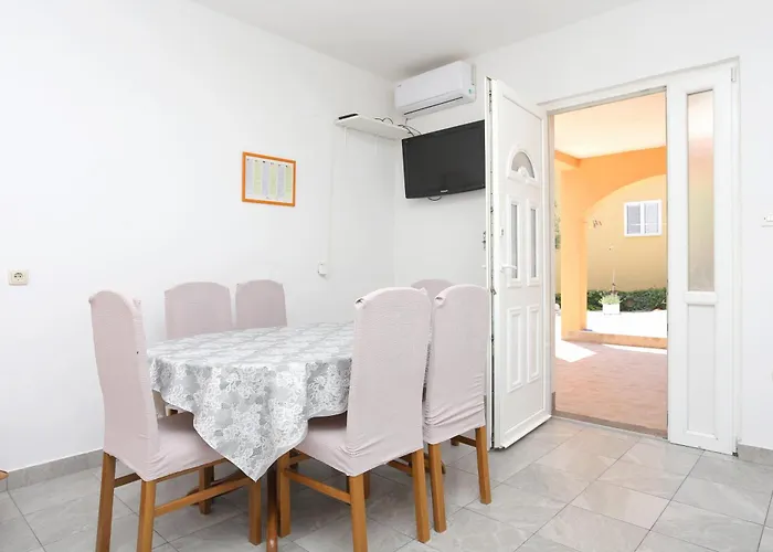 With Parking Space Grebastica, Sibenik - 11301 *